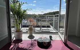 Buddha Apartment - Stadtnah, Balkon, Parkplatz, E-Ladestation Fuer Autos & Fahrraeder, Fitnessstudio